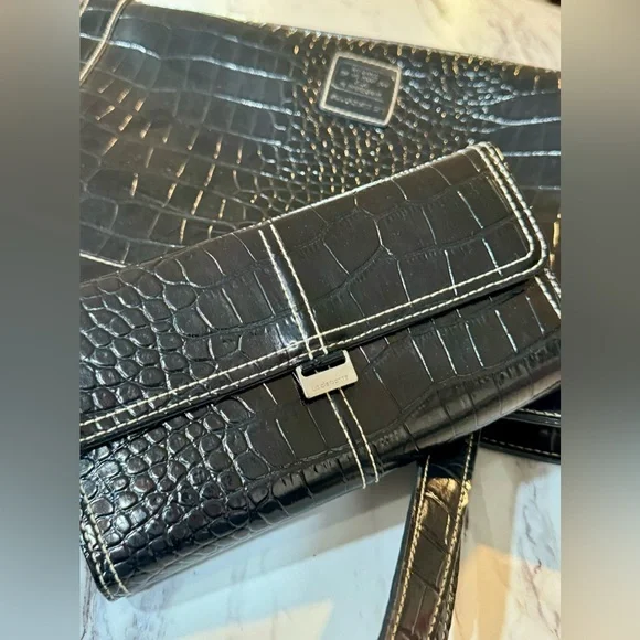 Liz Claiborne black faux alligator purse/bag and wallet - Picture 2 of 16